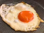 Chef Reveals Secret Ingredient for Tastier Fried Eggs Over Olive Oil and Butter