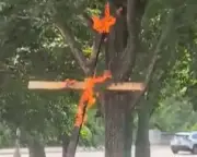Chicago Police Hunt Suspect After Cross Burned in Grant Park