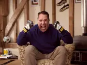 David Seaman Offers Fans Chance to Win Custom Driving Gloves in Cheeky Video