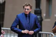 Dionne Warwick, Barry Manilow, Stevie Wonder Honour Clive Davis at Funeral