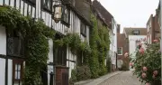 Discover Rye: A Fairy-Tale UK Town with Cobblestone Streets and Ancient Inn