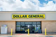 Dollar General Sales Surge as Wealthy Shoppers Seek Discounts