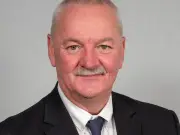 East Ayrshire Council Chief Executive Eddie Fraser Retires Due to Family Commitments