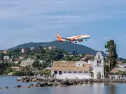easyJet Launches 'Drop Everything' 48-Hour Flight Booking Alert
