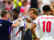 England Fans Boo Hydration Breaks as World Cup Water Break Backlash Grows