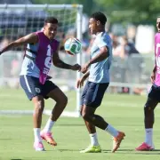 England squad shelter from deadly tornado warning in Kansas City