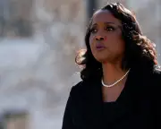 Fed Governor Lisa Cook Faced $1.3M in Fees After Trump Firing Attempt