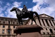 FTSE 100 Drops After Bank of England Holds Rates Steady at 3.75%