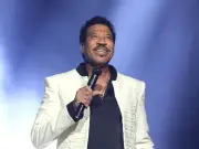 GMB Star Sends 'Worrying' Lionel Richie Message After On-Stage Illness