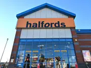 Halfords Offers Free Air Conditioning Check for Drivers Ahead of UK Heatwave