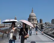 Heatwave Exposes Socioeconomic Divide: Women and Low-Income Families Hit Hardest