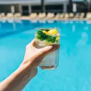 Holidaymakers Warned: Drinking Alcohol Can Invalidate Travel Insurance