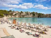 Holidaymakers Warned of Rising Travel Scams Ahead of Summer Peak