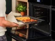 Hotpoint oven with built-in air fryer slashed by £300 in cashback deal