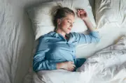 How to Sleep in a Heatwave: 10 Expert Tips to Cool Down at Night