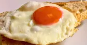 I Make Fried Eggs Tastier by Ditching Olive Oil and Butter for Chef’s 1 Simple Ingredient