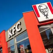 I Tried British KFC for the First Time – Unseasoned Chips Were a Letdown