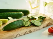 Keep Cucumbers Fresh for Two Weeks with a Metal Spoon