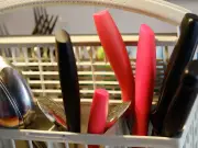 Kitchen Experts Warn: Never Put Sharp Knives in Dishwasher