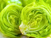 Lettuce Lasts 7 Days Longer with One Simple Kitchen Item