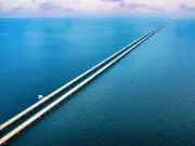 Louisiana's 24-mile bridge over alligator waters causes panic attacks