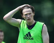 McTominay expected fit for Scotland World Cup opener despite stomach bug