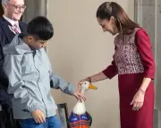 Merlin the Duck Meets Mexico's President Claudia Sheinbaum