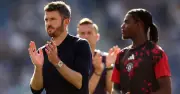 Michael Carrick Scraps Eight Man Utd Rules Including Dressing Room Food Ban
