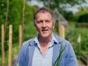 Monty Don Warns Against Lawn Mowing Before Sunday Amid UK Heatwave
