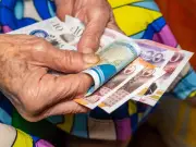 New UK Workplace Savings Scheme to Aid 400,000 Workers