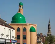 One in Six Britons See Muslim Growth as Threat to UK Culture, Study Finds