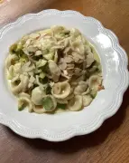 Orecchiette with Courgettes, Parmesan Cream and Almonds Recipe