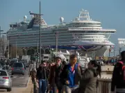P&O Cruises Warns Passengers of Delays for Overweight Luggage