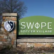 Police Hunt Armed Killer Near England World Cup Base in Kansas City