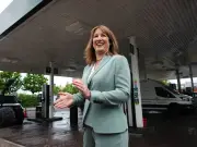 Rachel Reeves Blames Iran War as UK Economy Shrinks in April