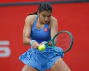 Raducanu Triumphs at Queen's with Dominant Win Over Blinkova