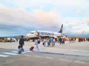 Ryanair Passenger Sneaks 20kg Luggage on Flight Without Paying