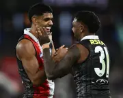 Saints Stars Shine in Thrilling AFL Win Over Giants
