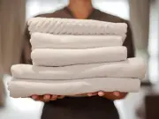 Soft Fluffy Towels with White Vinegar and Salt Laundry Trick