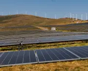 Spanish Households Save €10 Monthly Due to Renewables Expansion, Report Finds