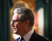 Starmer Faces Weekend of Reflection Amid Resignation Calls