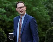 Starmer Loyalists Urge Jones Not to Run Against Burnham for Labour Leader