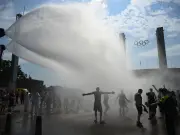 Stay Indoors Warning in Europe as Heatwave Hits 40.5C