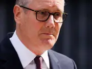 Steve Bray plays Beethoven during Starmer's resignation speech