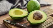 Store Avocados with Bananas to Ripen Faster Without Browning