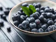 Store Blueberries in Glass Jars Not Plastic to Keep Fresh Longer