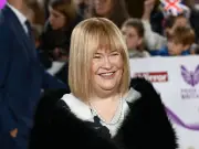 Susan Boyle cancels US gig after manager's dental work, fans baffled