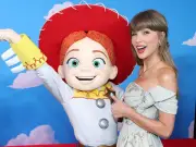 Taylor Swift Fangirls Over Toy Story 5 Cast with Sweet Gesture at Premiere