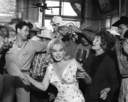 The Misfits Review: Monroe's Poignant Performance in Bleak Western