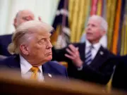 Trump Kicks Starmer While Down, Rages Over Reflecting Pool in Wild Washington Day